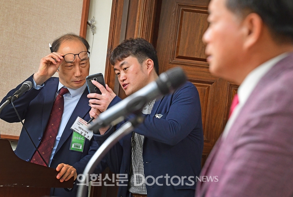 <span class='label radius small' style='background-color:#f44336'>Medical Photo Story</span> 그리고 새벽을 향해 간다.