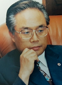 김인호(한국의사수필가협회장·의사시니어클럽운영위원장)