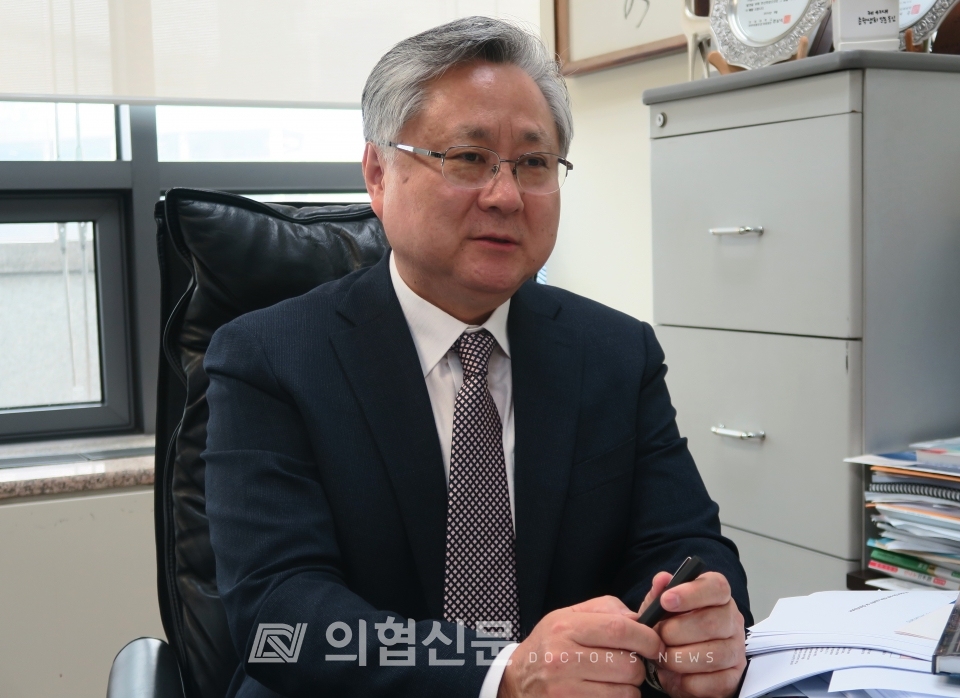 신동천 학교 미세먼지 사업단장(연세의대 예방의학교실 교수) ⓒ의협신문 홍완기