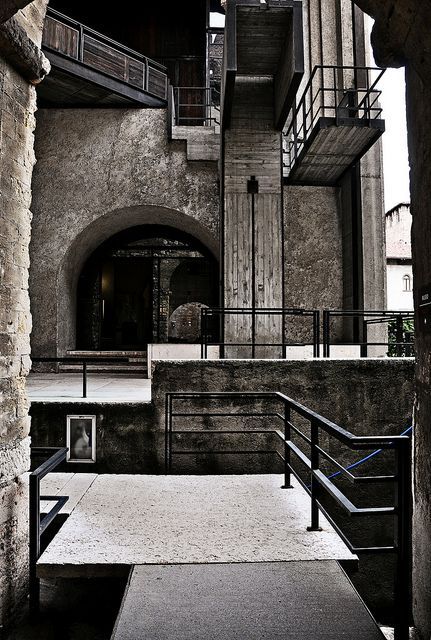 카스텔베치오 박물관 / 스카르파 건축을 만끽할 수 있는 캔틸레버구조의 돌출 데크에 서면 긴장감과 개방된 시야를 제공 한다ⓒ의협신문