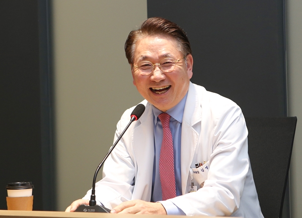 김영훈 고려대학교 의무부총장 겸 의료원장