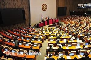 국회, '코로나 3법' 개정·'코로나특위' 구성 의결