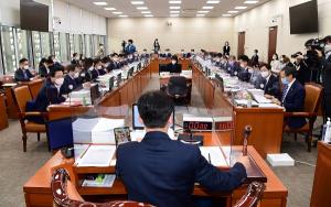 의사면허 취소 법안 국회 본회의 직행 '무산'
