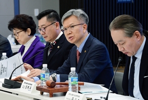 政, 김택우·박명하 면허정지 사전통지 "집단행동 교사금지 위반"  
